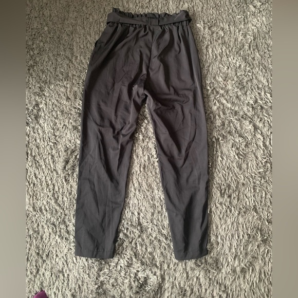 Paper Bag Pants - Picture 2 of 3